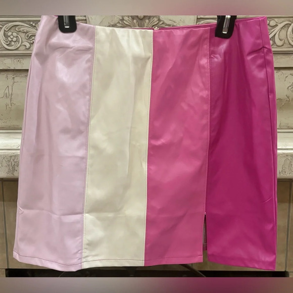 MainStrip Pink Colorblock Mini Skirt with Slit Size Large - Picture 1 of 11